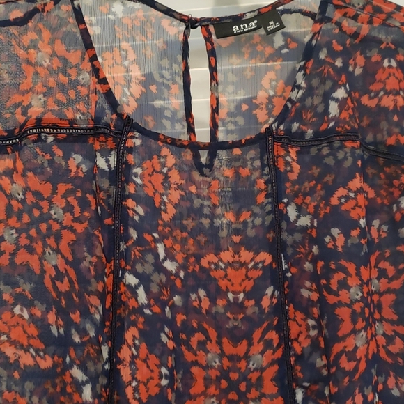 Sheer print blouse - Picture 2 of 4